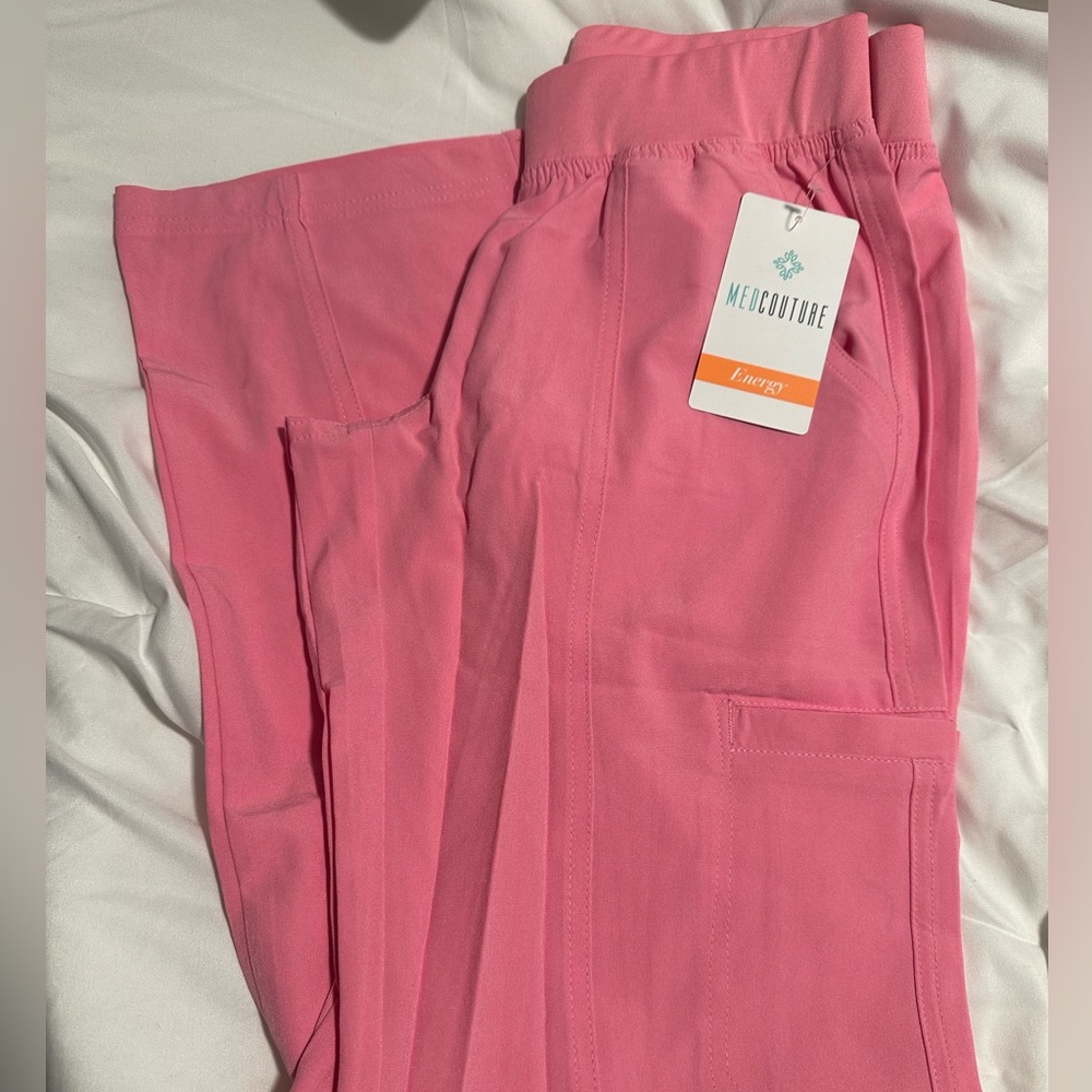 Selling bc they were too short for me & I missed the return period! Brand new.